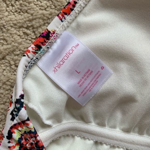 One piece bathing suit with side cut outs - Picture 5 of 5